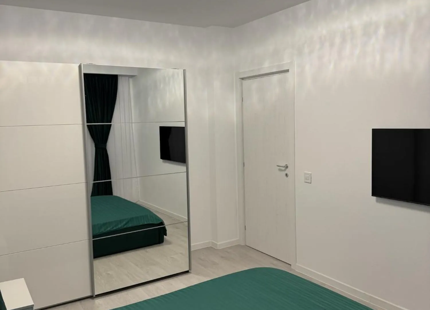 Sky View Apartament Private Underground Parking 布加勒斯特 0*,