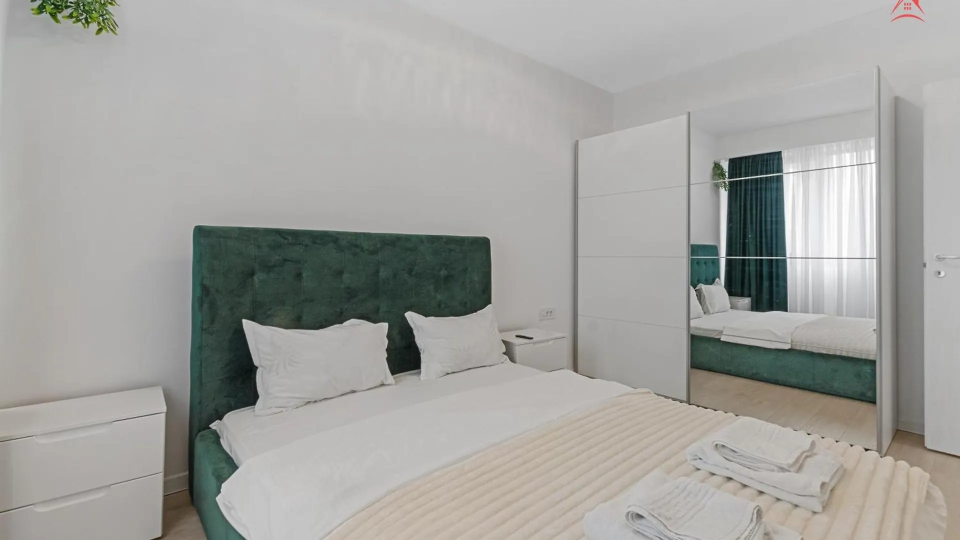 Sky View Apartament Private Underground Parking 布加勒斯特 罗马尼亚