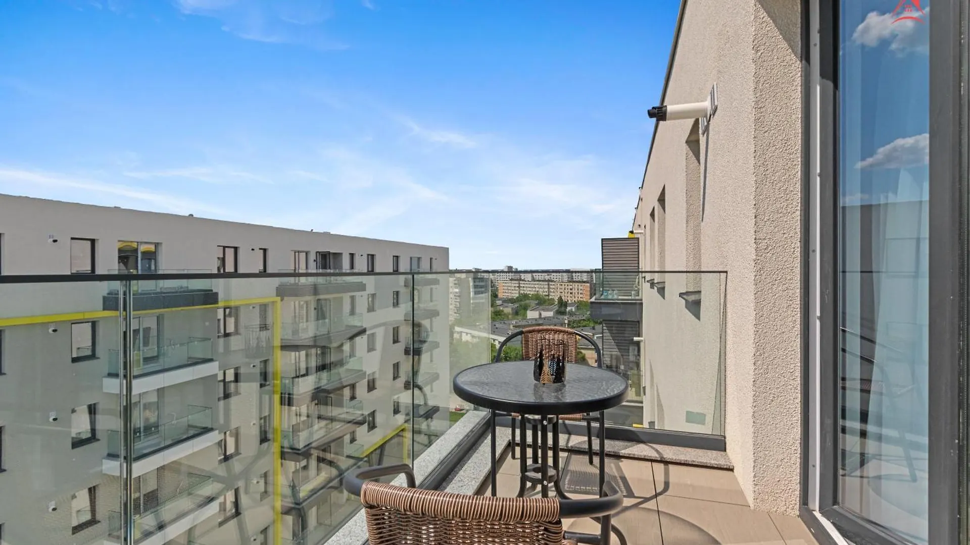 公寓 Sky View Apartament Private Underground Parking 布加勒斯特 罗马尼亚